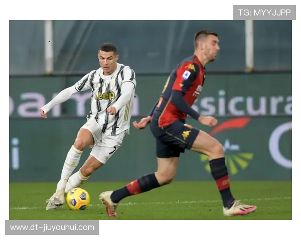 麦肯足球服引领赛场新风尚打造舒适与激情并存的运动体验 麦肯足球服引领赛场新风尚打造舒适与激情并存的运动体验